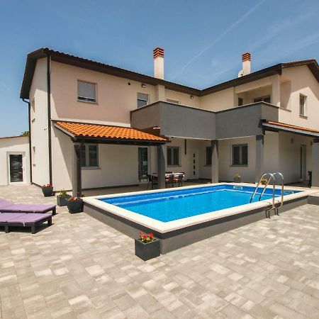 4 Stars Apartments-Pikula Fažana Extérieur photo