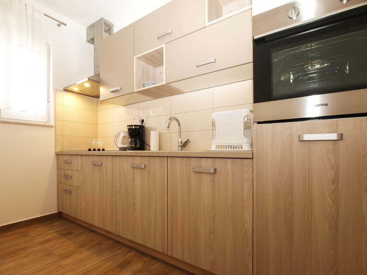 4 Stars Apartments-Pikula Fažana Extérieur photo