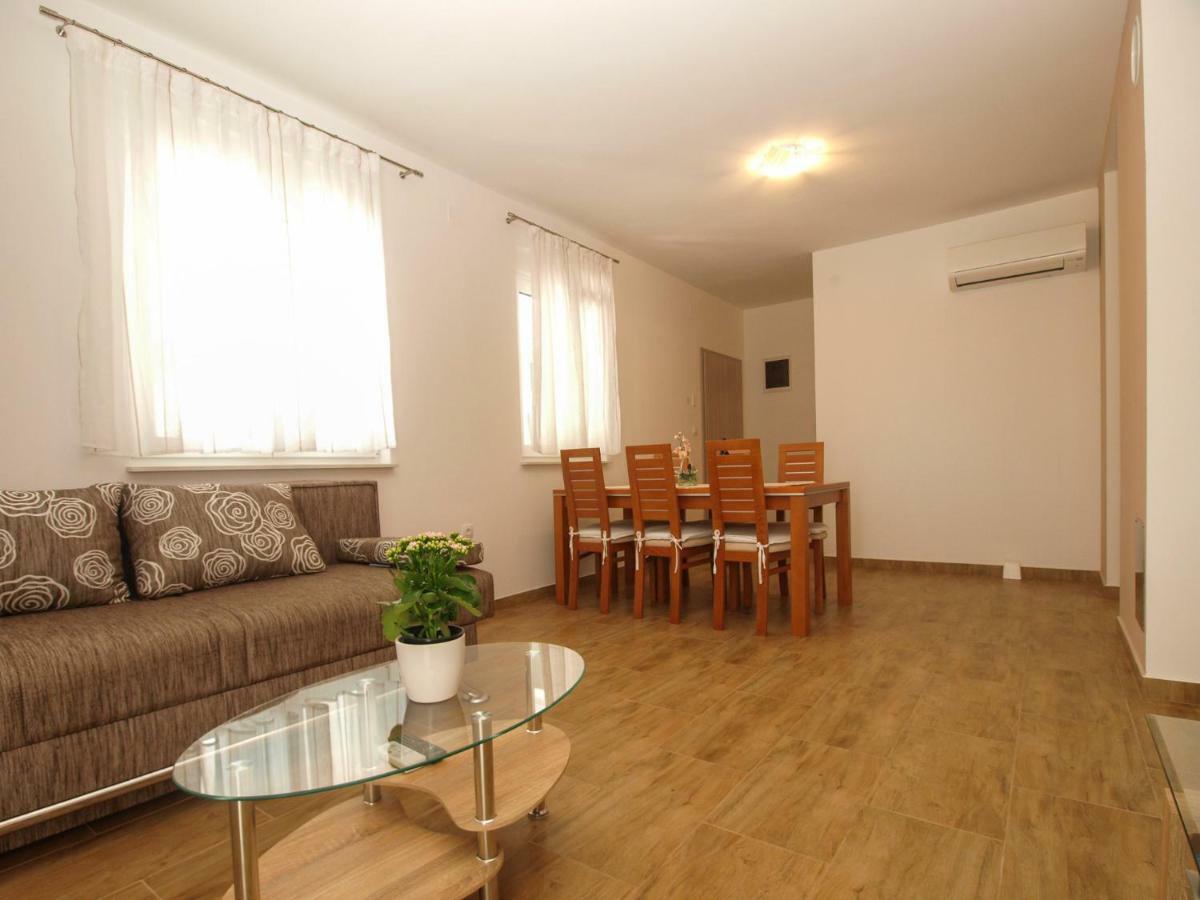 4 Stars Apartments-Pikula Fažana Extérieur photo