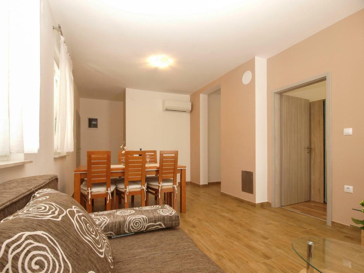 4 Stars Apartments-Pikula Fažana Extérieur photo