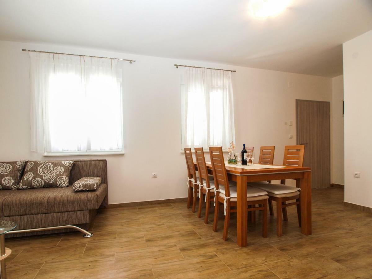 4 Stars Apartments-Pikula Fažana Extérieur photo