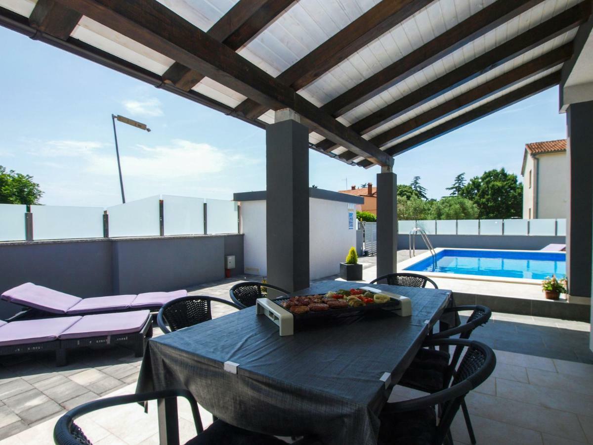 4 Stars Apartments-Pikula Fažana Extérieur photo