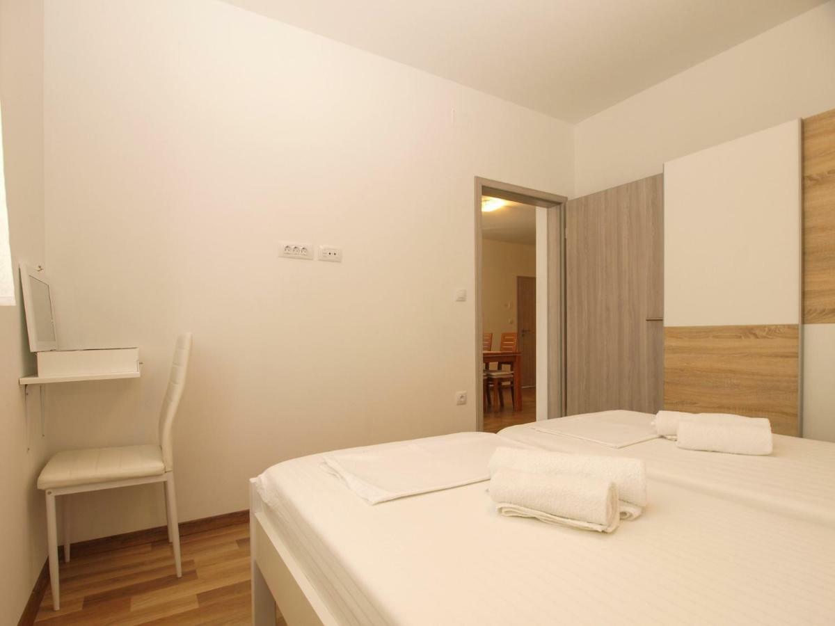 4 Stars Apartments-Pikula Fažana Extérieur photo