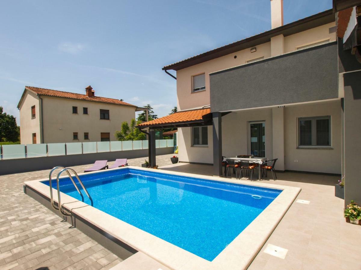 4 Stars Apartments-Pikula Fažana Extérieur photo