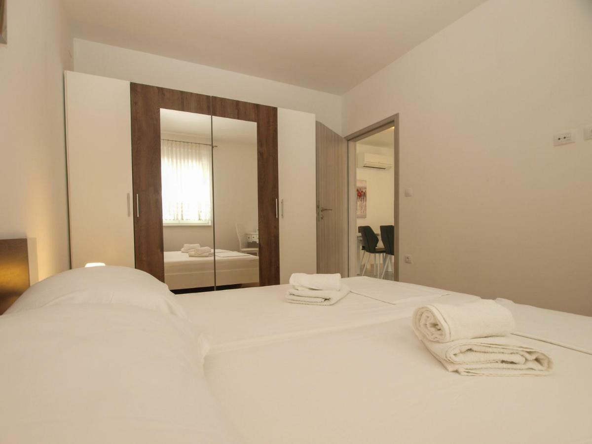 4 Stars Apartments-Pikula Fažana Extérieur photo