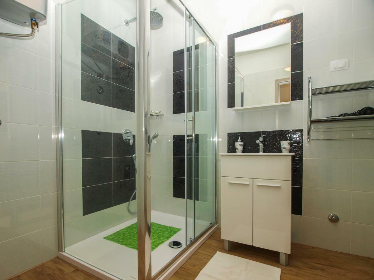 4 Stars Apartments-Pikula Fažana Extérieur photo