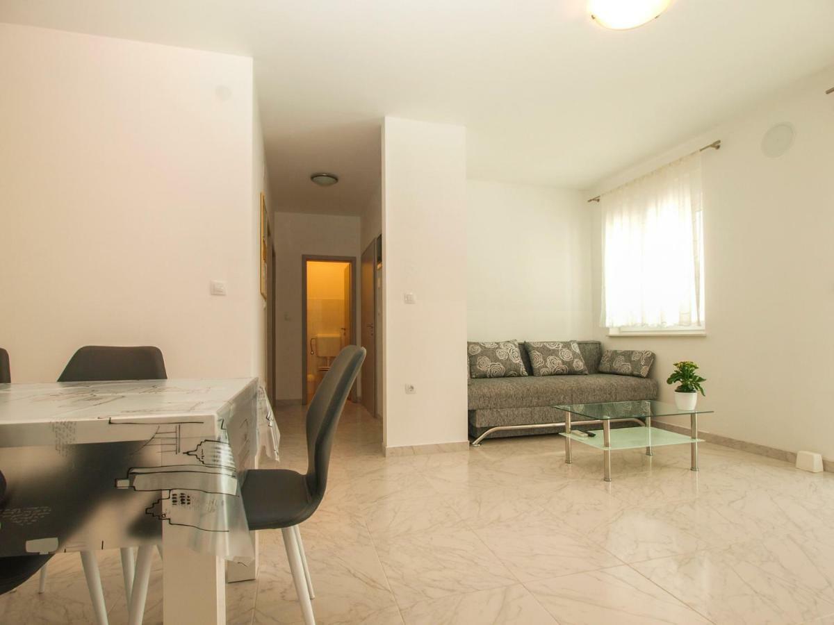 4 Stars Apartments-Pikula Fažana Extérieur photo