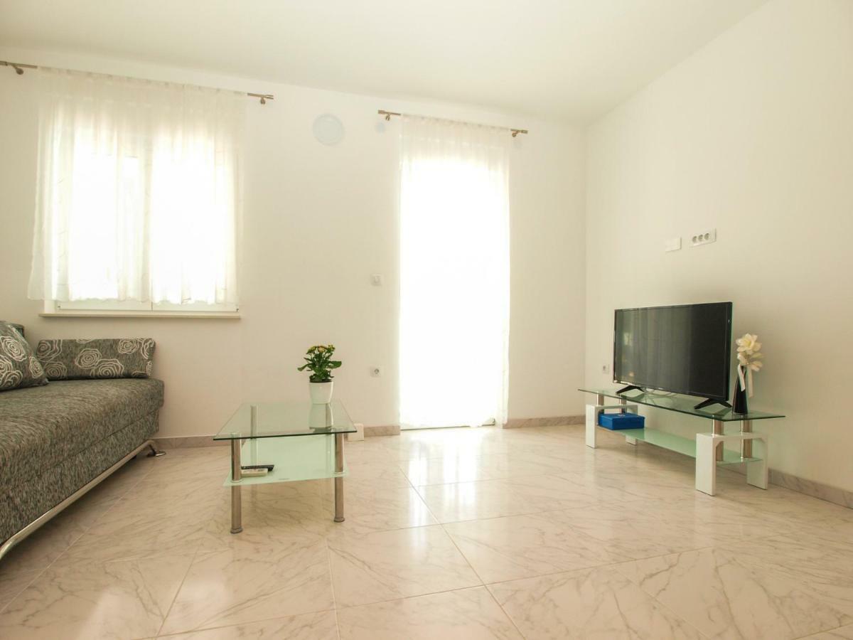 4 Stars Apartments-Pikula Fažana Extérieur photo