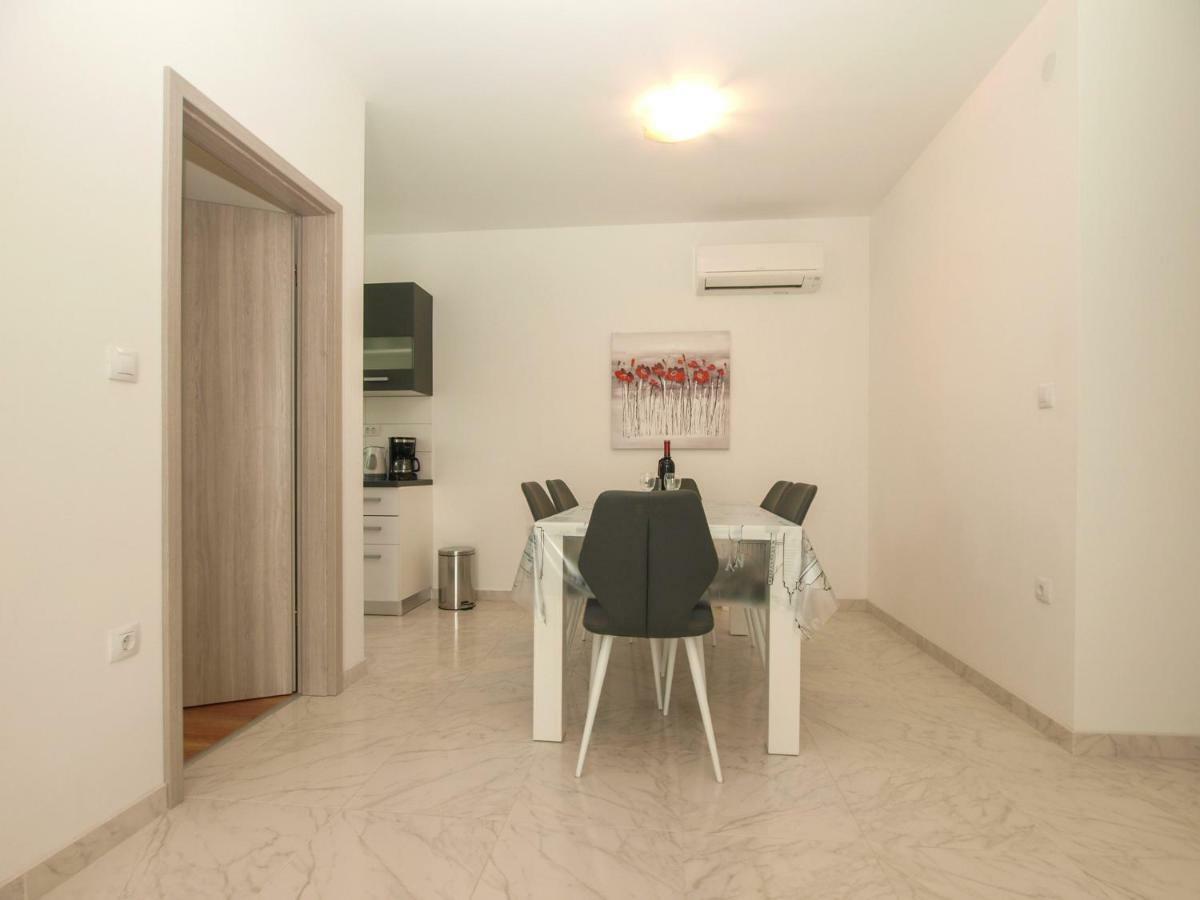 4 Stars Apartments-Pikula Fažana Extérieur photo