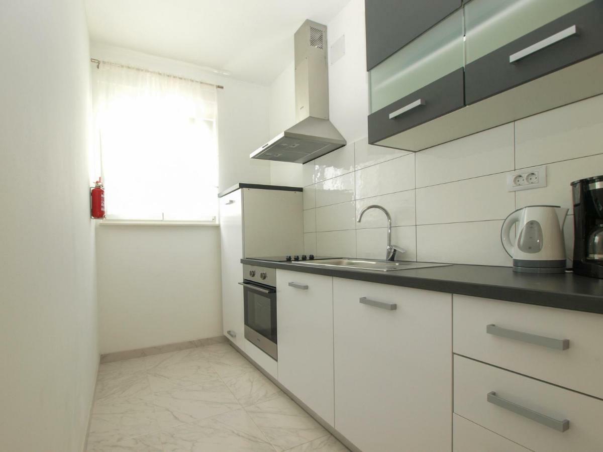 4 Stars Apartments-Pikula Fažana Extérieur photo