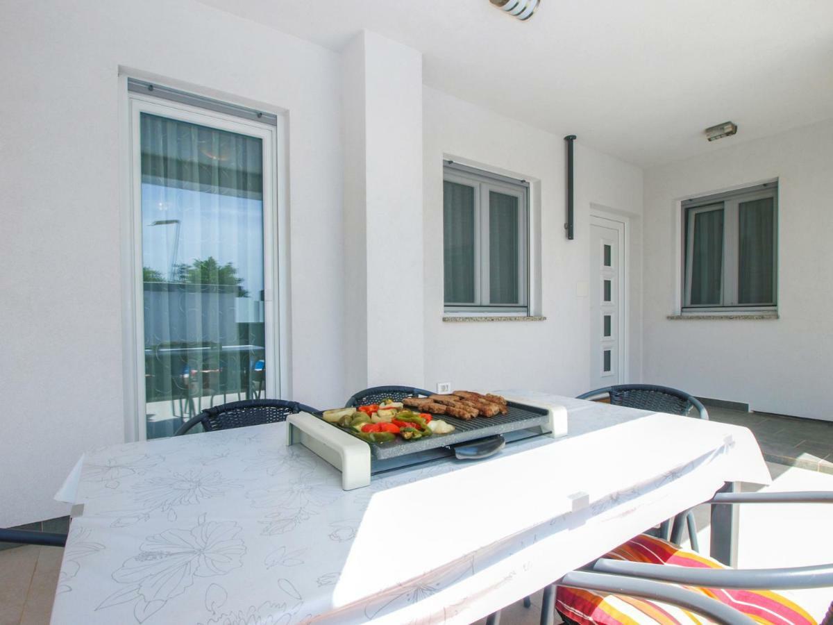 4 Stars Apartments-Pikula Fažana Extérieur photo