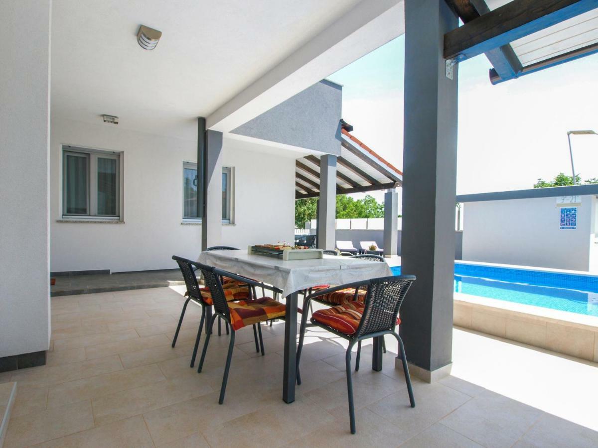 4 Stars Apartments-Pikula Fažana Extérieur photo