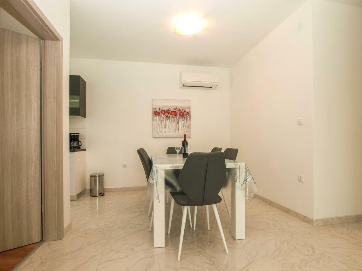 4 Stars Apartments-Pikula Fažana Extérieur photo