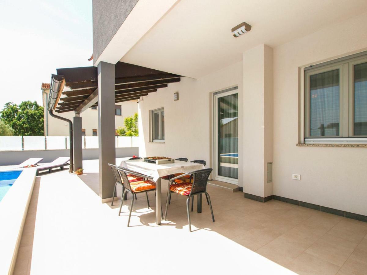 4 Stars Apartments-Pikula Fažana Extérieur photo