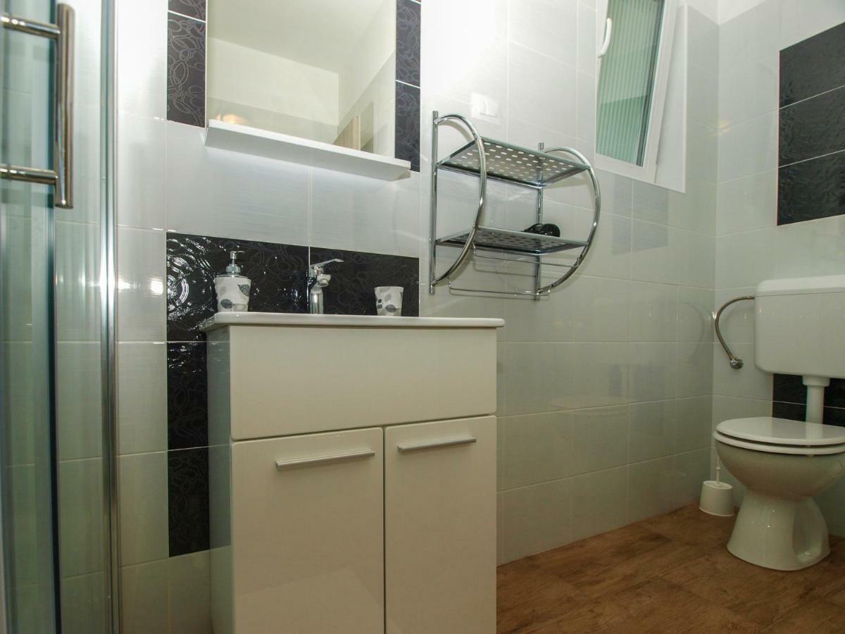 4 Stars Apartments-Pikula Fažana Extérieur photo