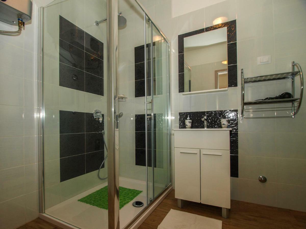 4 Stars Apartments-Pikula Fažana Extérieur photo